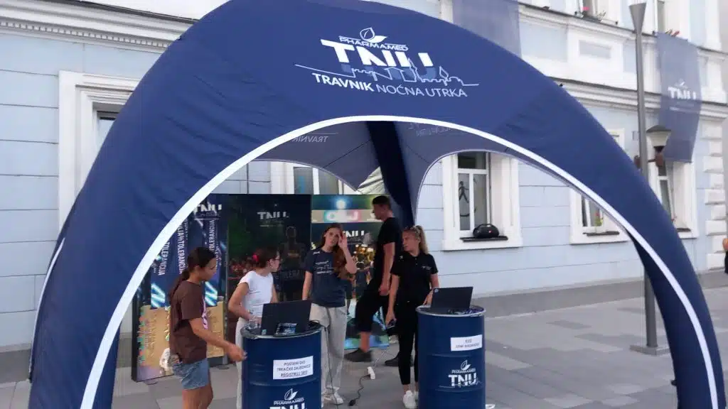 Travničke večeri u punom sjaju: umjetnost, muzika i sport u srcu grada (FOTO) Travničke večeri u punom sjaju: umjetnost, muzika i sport u srcu grada (FOTO)