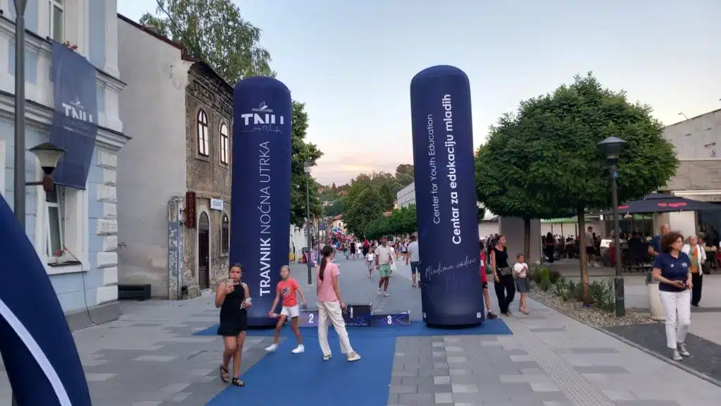 Travničke večeri u punom sjaju: umjetnost, muzika i sport u srcu grada (FOTO) Travničke večeri u punom sjaju: umjetnost, muzika i sport u srcu grada (FOTO)