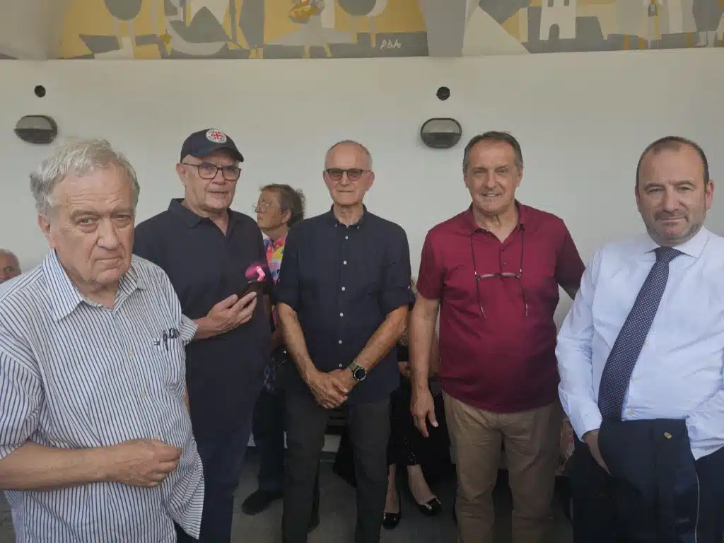 Ispraćaj Josipa Pejakovića: Velikan naroda ostavio neizbrisiv trag (FOTO) Ispraćaj Josipa Pejakovića: Velikan naroda ostavio neizbrisiv trag (FOTO)
