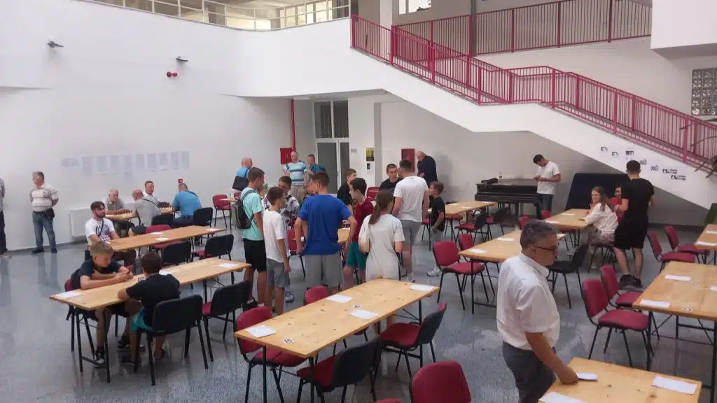 (FOTO) Travnik postao regionalni centar šaha: Počeo 10. Međunarodni turnir Travnik Open 2025