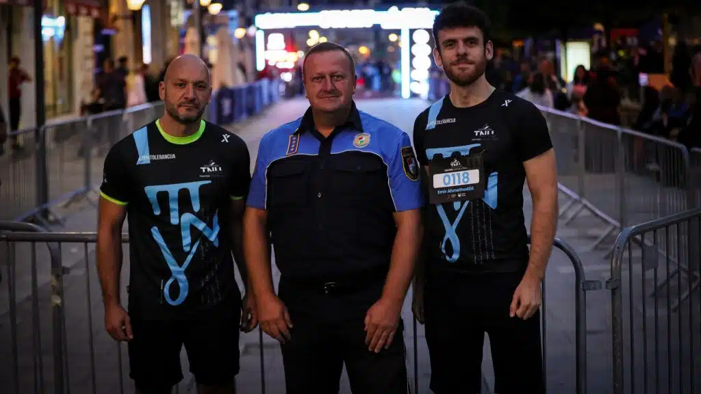 Noćna trka spojila sport i poruku protiv mržnje: Policija SBK i OSCE osigurali događaj (FOTO) Noćna trka spojila sport i poruku protiv mržnje: Policija SBK i OSCE osigurali događaj (FOTO)