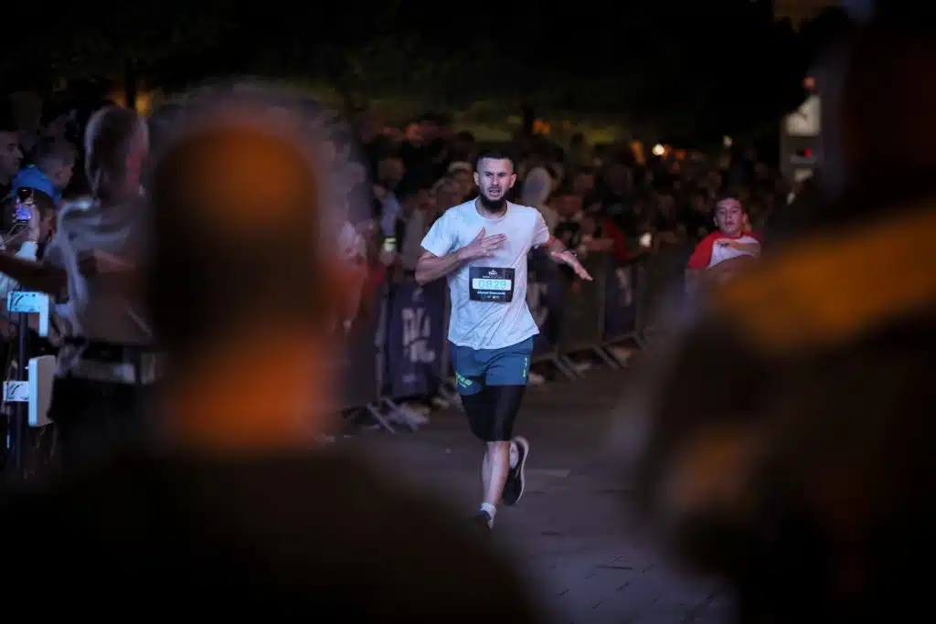 Noćna trka spojila sport i poruku protiv mržnje: Policija SBK i OSCE osigurali događaj (FOTO) Noćna trka spojila sport i poruku protiv mržnje: Policija SBK i OSCE osigurali događaj (FOTO)