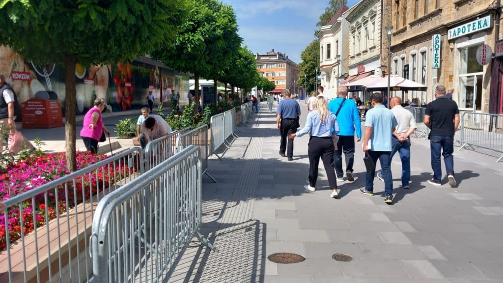 U Travniku uveliko teku pripreme za osmu Pharmamed Travnik noćnu utrku (FOTO) U Travniku uveliko teku pripreme za osmu Pharmamed Travnik noćnu utrku (FOTO)