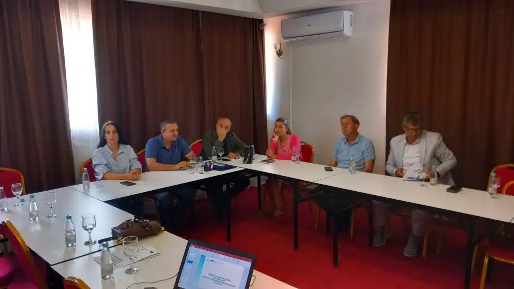 Stručnjaci i partneri iz regije okupljeni u Travniku: Fokus na mikroplastiku i vodnu sigurnost Stručnjaci i partneri iz regije okupljeni u Travniku: Fokus na mikroplastiku i vodnu sigurnost