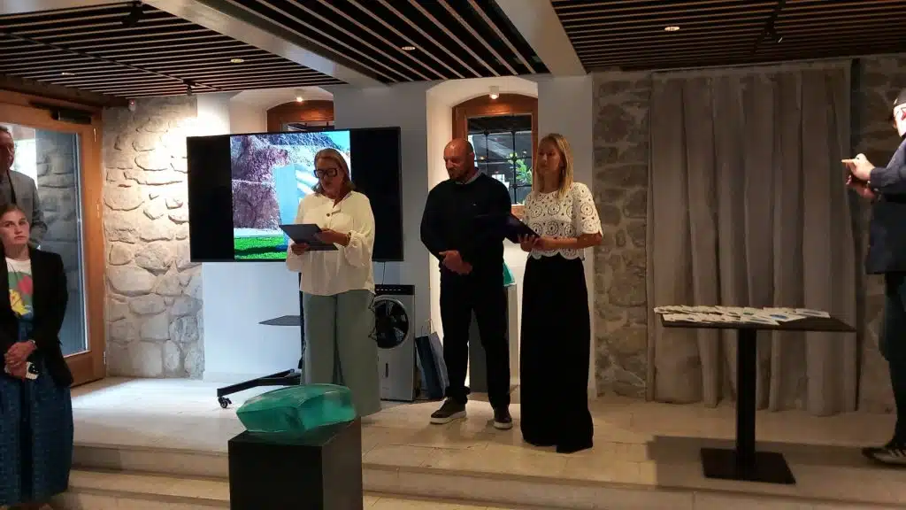 “Dani dijaspore Travnik 2025” otvoreni izložbom Petra Dolića (FOTO) “Dani dijaspore Travnik 2025” otvoreni izložbom Petra Dolića (FOTO)