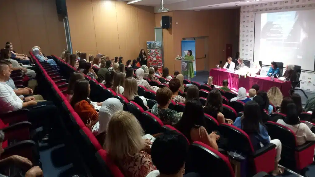 Održana javna tribina u Travniku povodom Svjetske sedmice dojenja: Stručnjaci govorili o značaju ranog dojenja Održana javna tribina u Travniku povodom Svjetske sedmice dojenja: Stručnjaci govorili o značaju ranog dojenja