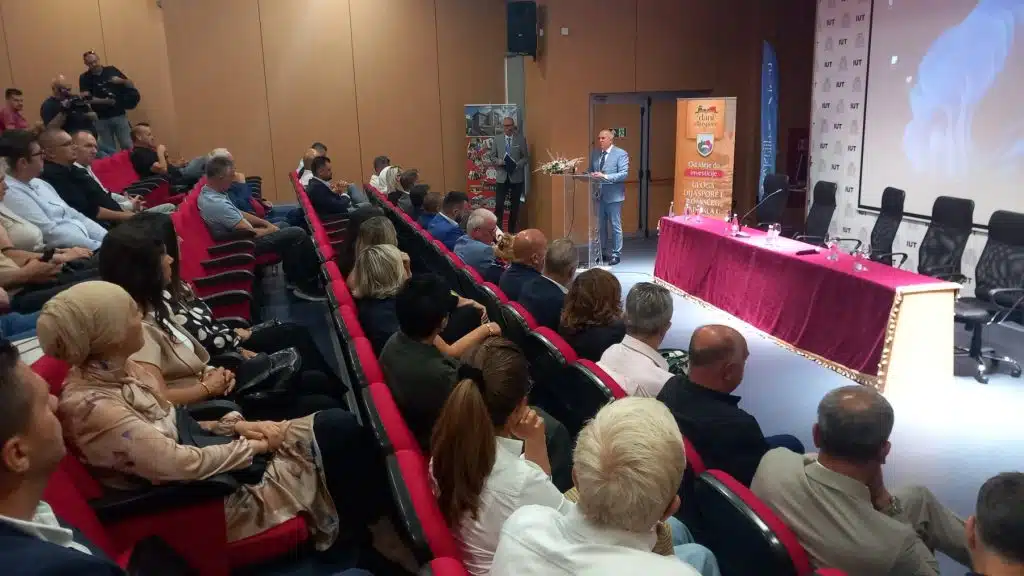 Travnik povezuje ideje i ljude: Dani dijaspore na IUT-u uz panel diskusiju i kafu s načelnikom Dautovićem (FOTO)