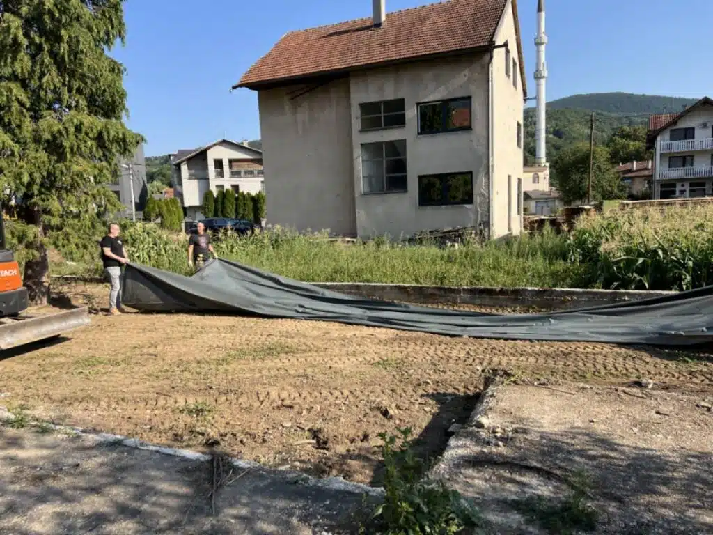 U Turbetu održana akcija uređenja bivšeg dječijeg obdaništa (FOTO) U Turbetu održana akcija uređenja bivšeg dječijeg obdaništa (FOTO)