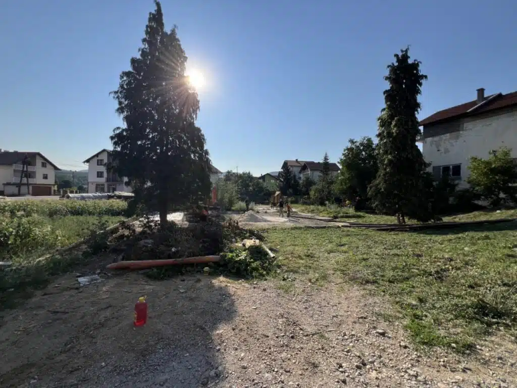 U Turbetu održana akcija uređenja bivšeg dječijeg obdaništa (FOTO) U Turbetu održana akcija uređenja bivšeg dječijeg obdaništa (FOTO)