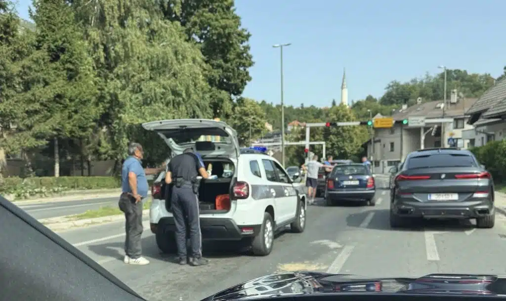 Saobraćajna nezgoda na putu M-5 u Travniku kod Gasulhane