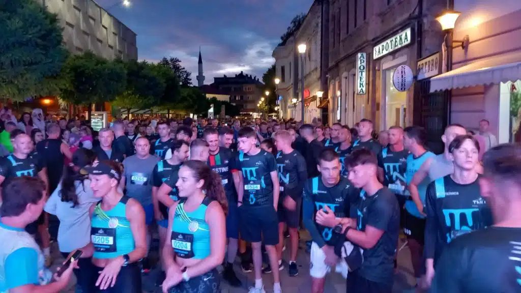 Održana spektakularna Travnik noćna utrka uz veliki broj trkača i posjetitelja (FOTO+VIDEO) 