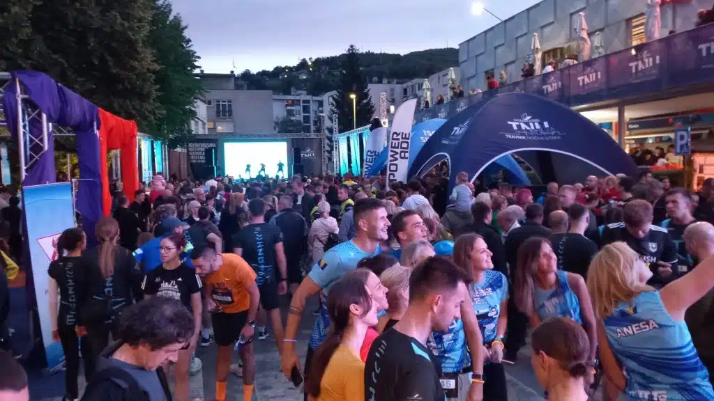 Održana spektakularna Travnik noćna utrka uz veliki broj trkača i posjetitelja (FOTO+VIDEO) 