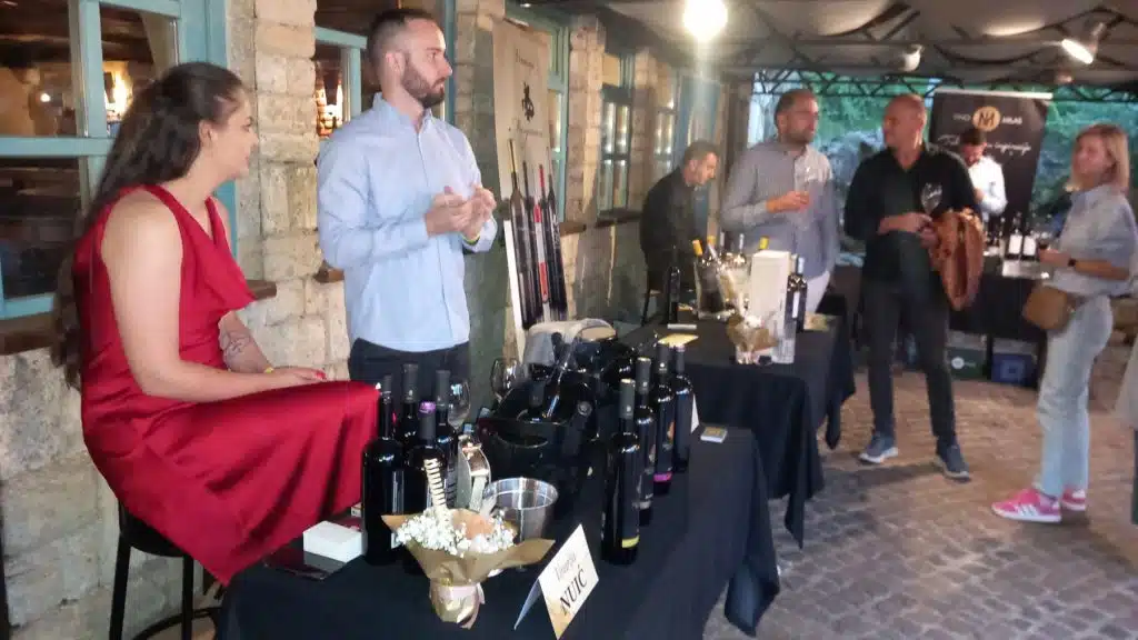 Festival Vina Čardaci oduševio posjetioce – Vrhunska vina, muzika i nezaboravna atmosfera (FOTO)
