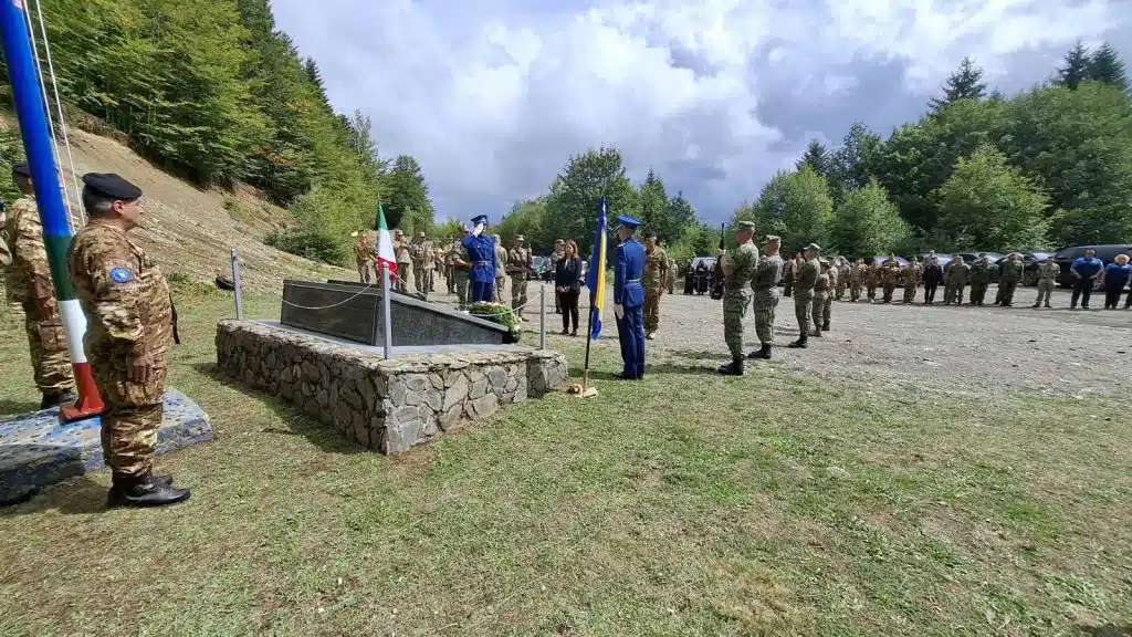 Predstavnici MUP-a SBK Travnik prisustovali obilježavanju stradanja avijatičara na planini Zec Predstavnici MUP-a SBK Travnik prisustovali obilježavanju stradanja avijatičara na planini Zec