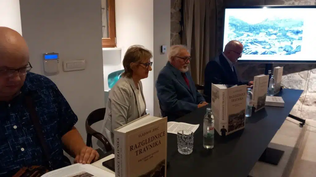 Promovisana knjiga „Razglednice Travnika“ u Andrićevoj kući (FOTO) Promovisana knjiga „Razglednice Travnika“ u Andrićevoj kući (FOTO)