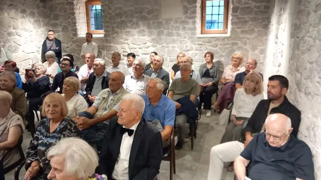 Promovisana knjiga „Razglednice Travnika“ u Andrićevoj kući (FOTO) Promovisana knjiga „Razglednice Travnika“ u Andrićevoj kući (FOTO)
