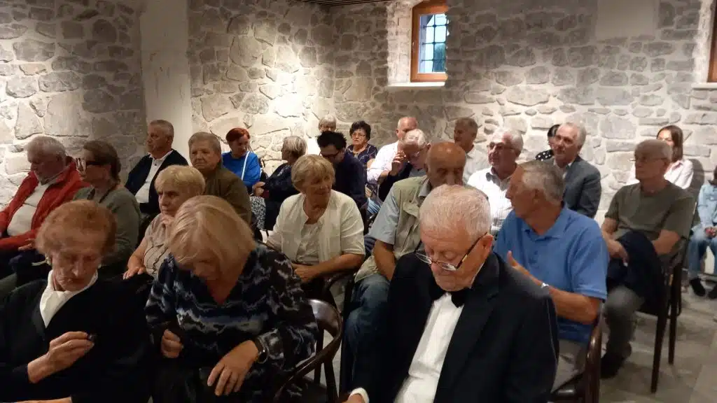 Promovisana knjiga „Razglednice Travnika“ u Andrićevoj kući (FOTO) Promovisana knjiga „Razglednice Travnika“ u Andrićevoj kući (FOTO)