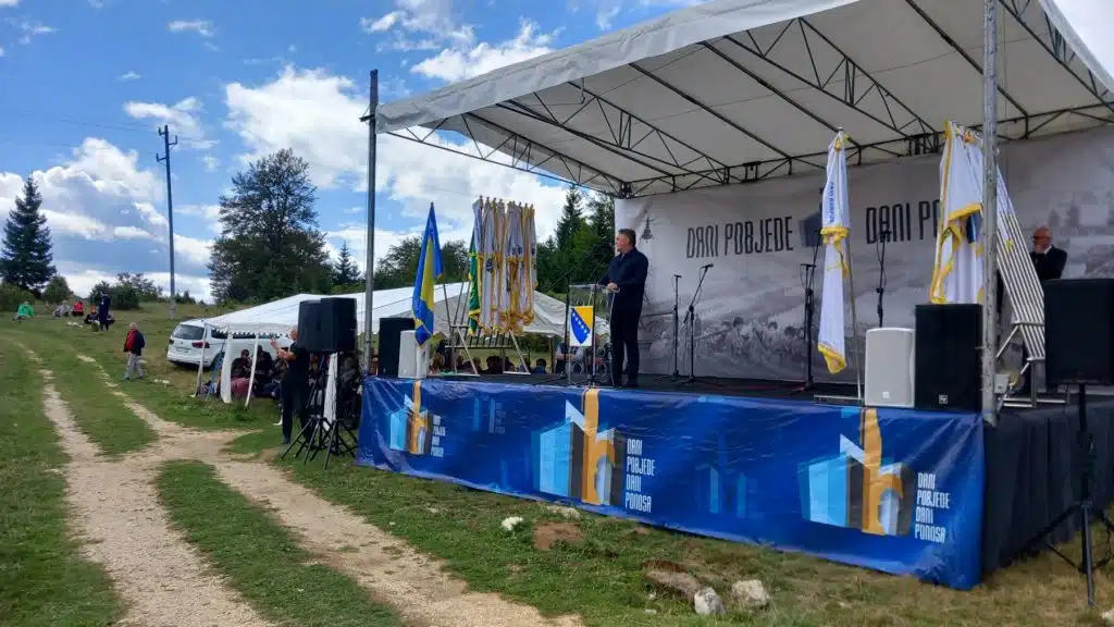 (FOTO) Na Vlašiću održani ''Dani pobjede, dani ponosa'' (FOTO) Na Vlašiću održani ''Dani pobjede, dani ponosa''
