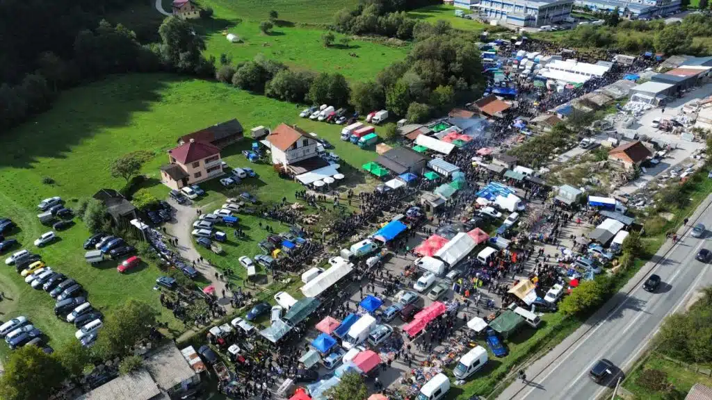 (FOTO) Tradicionalni vašar u Turbetu okupio veliki broj posjetitelja