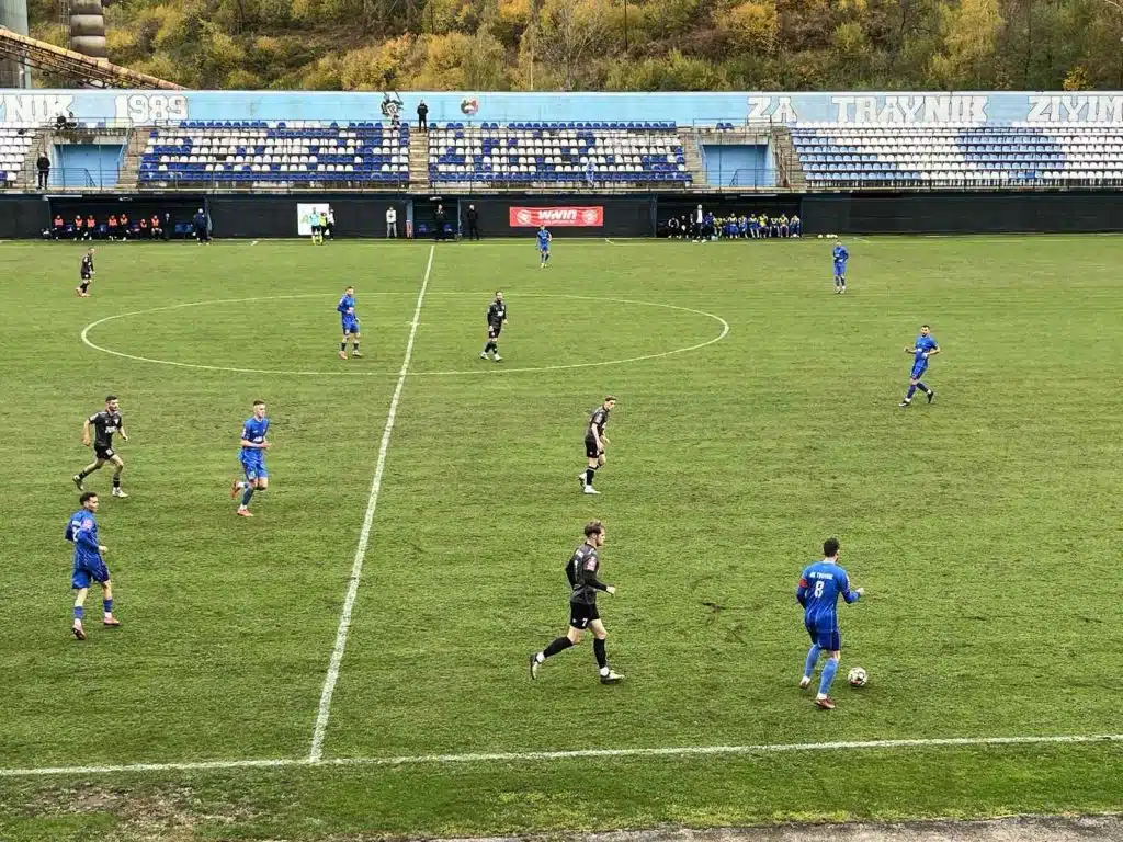 (FOTO) Golovi odzvanjali Pirotom: Travnik slavio protiv Viteza!