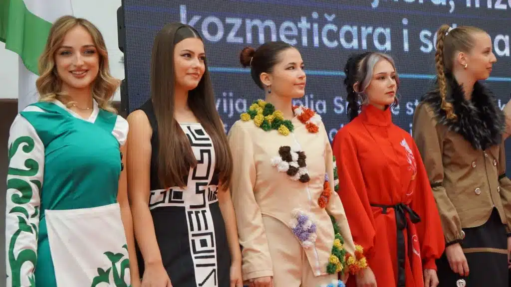 Revija dizajnera i frizera zaokružila prvi sajam obrtništva u Travniku (FOTO)