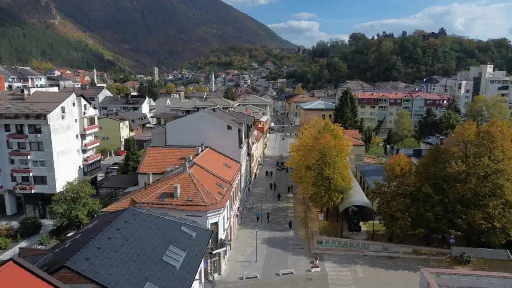 Počelo čišćenja i pranje Bosanske ulice i šetnice