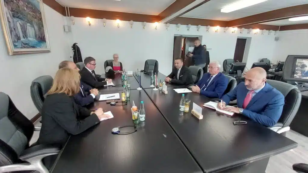 Posjeta ambasadora Luigija Sorece Vladi Srednjobosanskog kantona (FOTO)