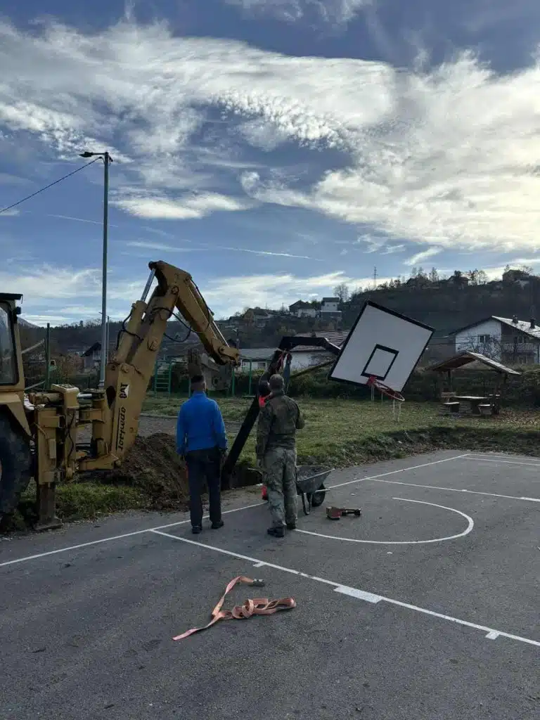 Nova košarkaška konstrukcija postavljena na Bazenu u Turbetu