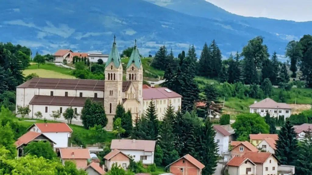 Guča Gora među liderima ruralnog turizma: Samostan i fra Davor Petrović u utrci za Suncokret 2025