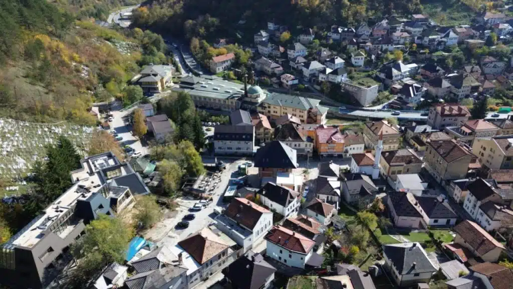 travnik grad panorama 2025