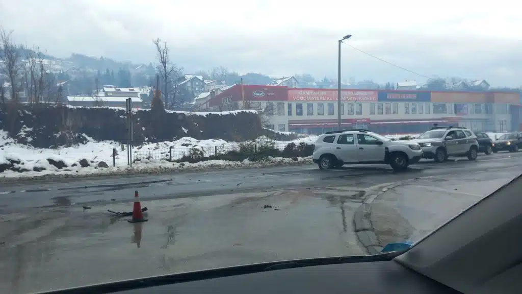 Saobraćajna nesreća na raskrsnici Dolac, saobraćaj otežan