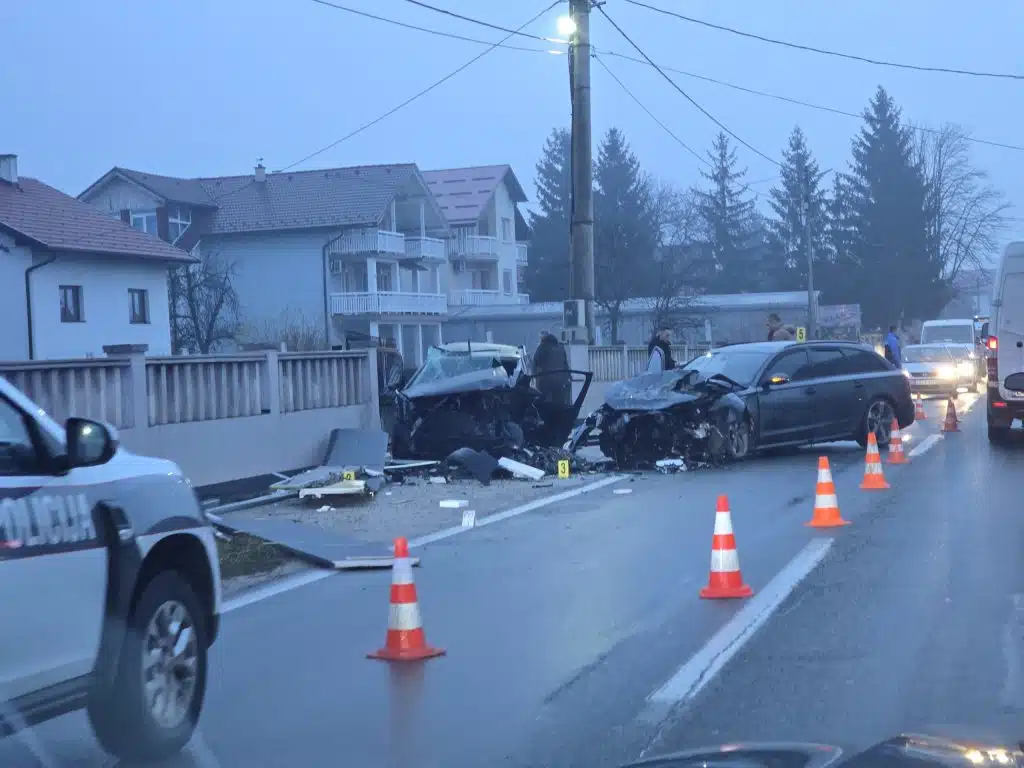 Teža saobraćajna nesreća u Novoj Biloj – kolone i zadržavanja u oba smjera (FOTO)