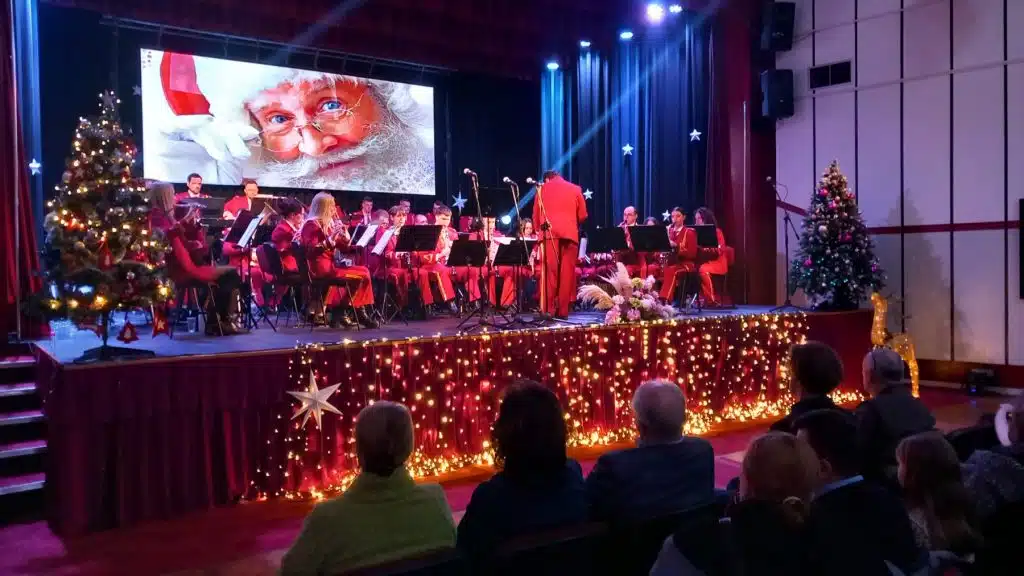 Duvački orkestar Travnik oduševio publiku u Velikoj sali Centra za kulturu (FOTO)