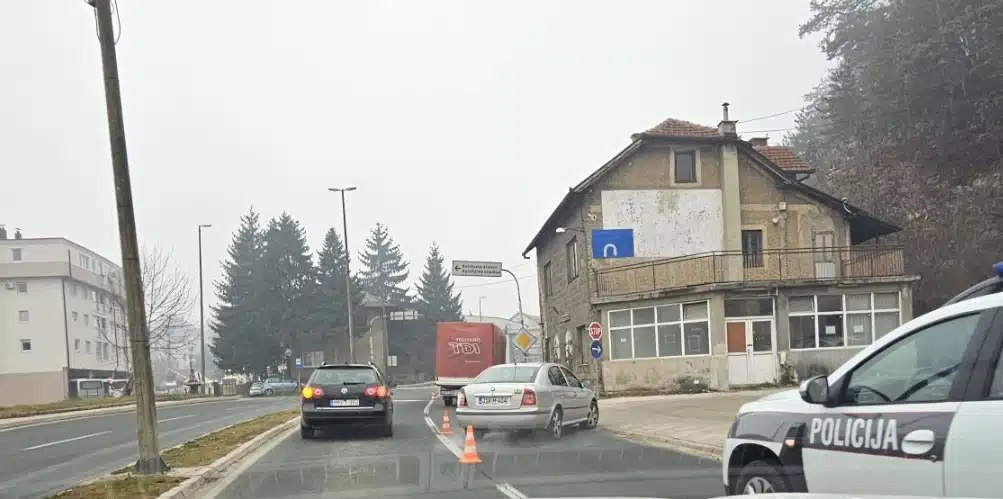 Sudar kod Autobusne stanice u Travniku, vozači oprez (FOTO)
