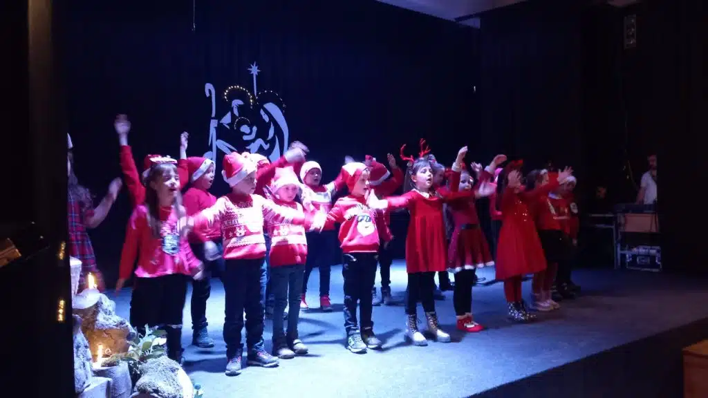 (FOTO) Održana tradicionalna Božićna priredba i žive jaslice u KŠC “Petar Barbarić”