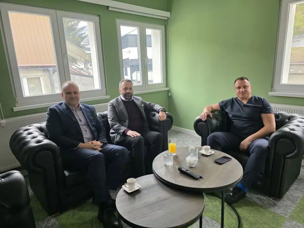 Rukovodstvo travničkog Medžlisa posjetilo Bolnicu Travnik: Razgovarano o saradnji i obilazak novootvorenih odjela