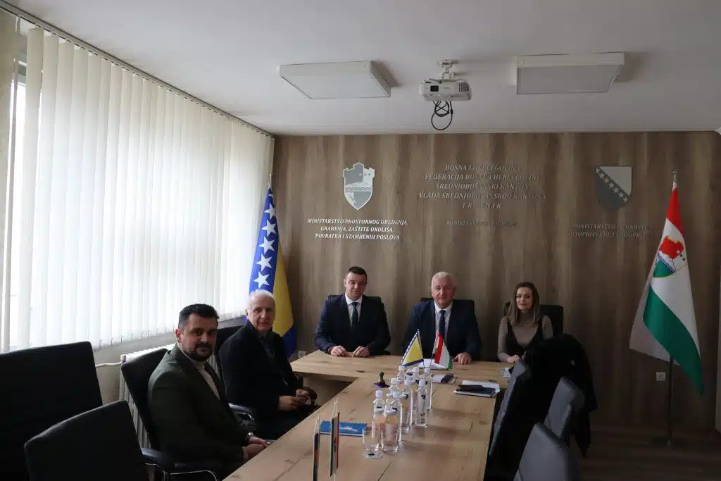 Potpisan ugovor o koncesiji između Ministarstva privrede Srednjobosanskog kantona i Elektroprivrede BiH