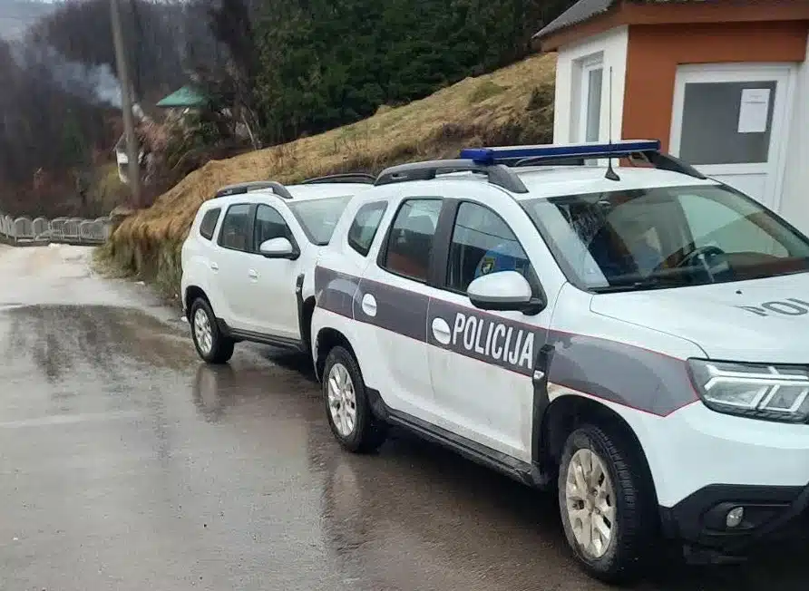 Krađa iz mesdžida kod Travnika: Ukradene vreće peleta namijenjene za grijanje mekteba