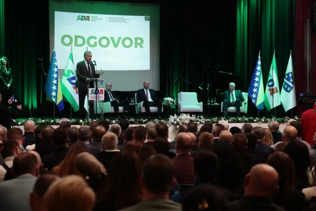 IZETBEGOVIĆ U TRAVNIKU: BiH ne može priuštiti još jedan ovakav mandat