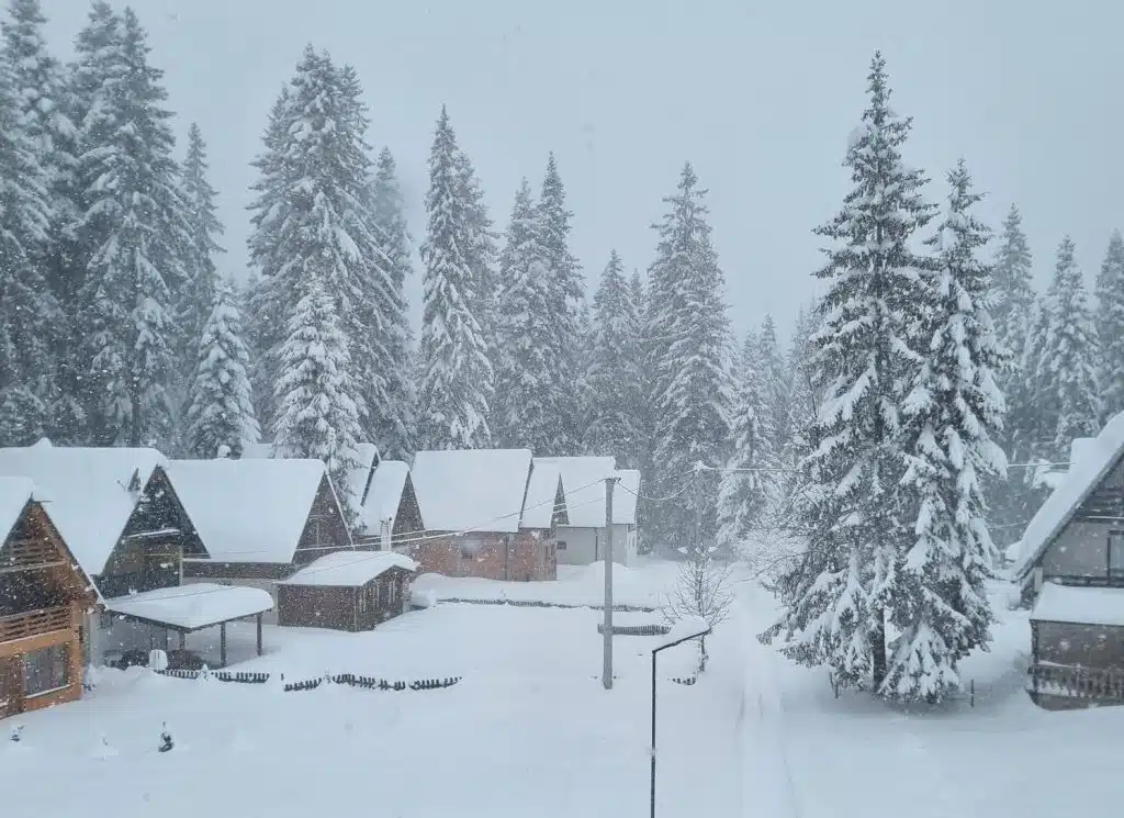 Na Vlašiću snijeg već blizu metra, BH Meteo najavio nove padavine i narednih dana