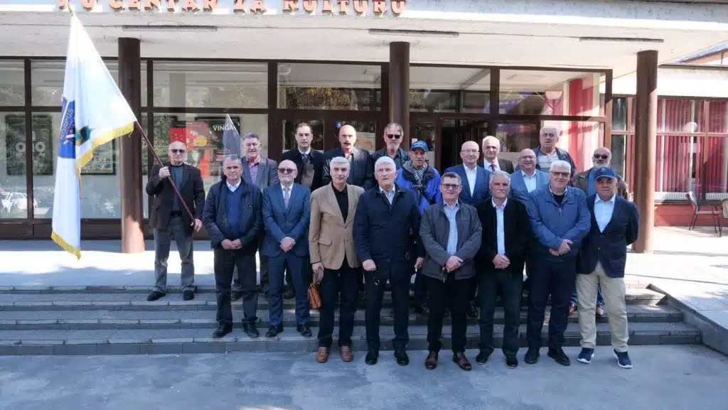 U Travniku se okupili nekadašnji komadanti i odali počast šehidima i poginulim borcima