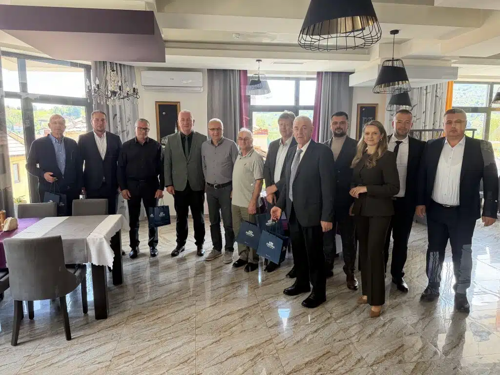 Ministar Milanović upriličio ispraćaj za penzionisane službenike Ministarstva privrede SBK