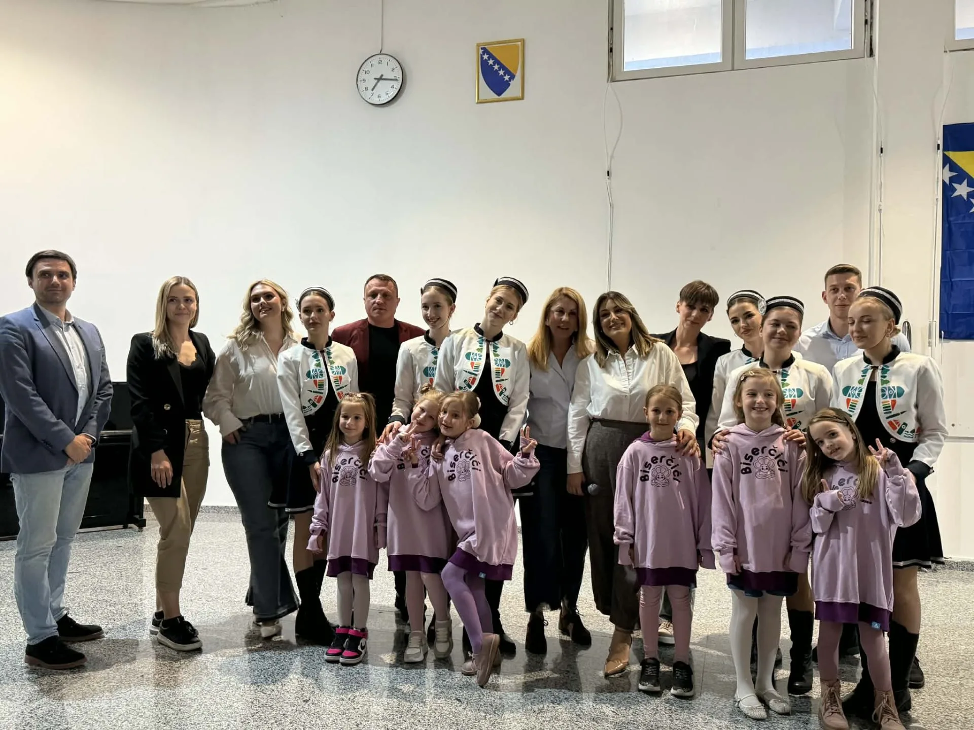 Wings of Hope“ okupio stručnjake i građane u Travniku – snažna poruka djece: „Mama, čuvaj se i brini o sebi kao što brineš o meni“