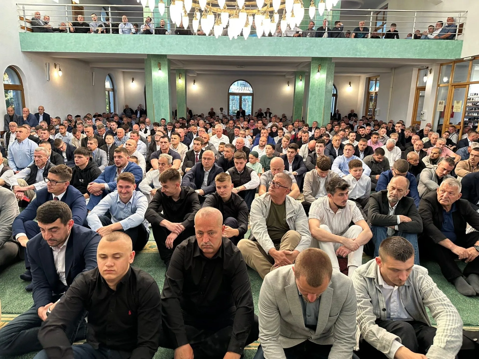 Bajram-namaz u džamiji na Kalibunaru