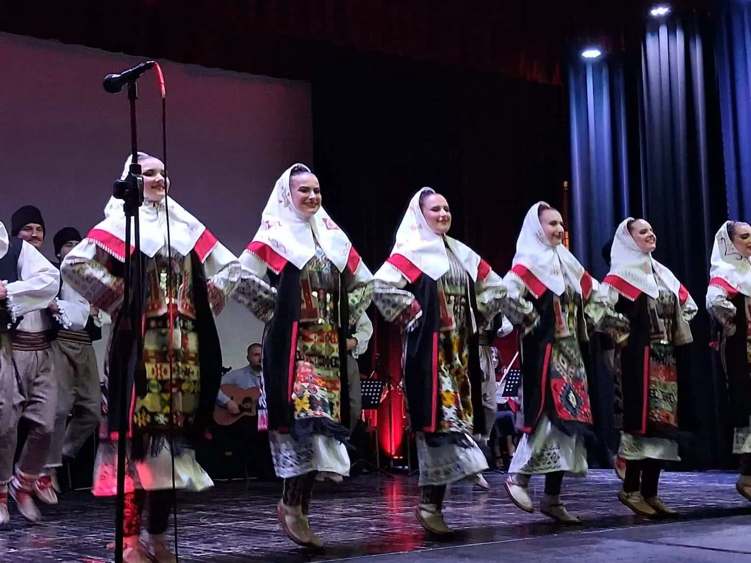 U Travniku održan veličanstveni koncert KUD-a LOLA