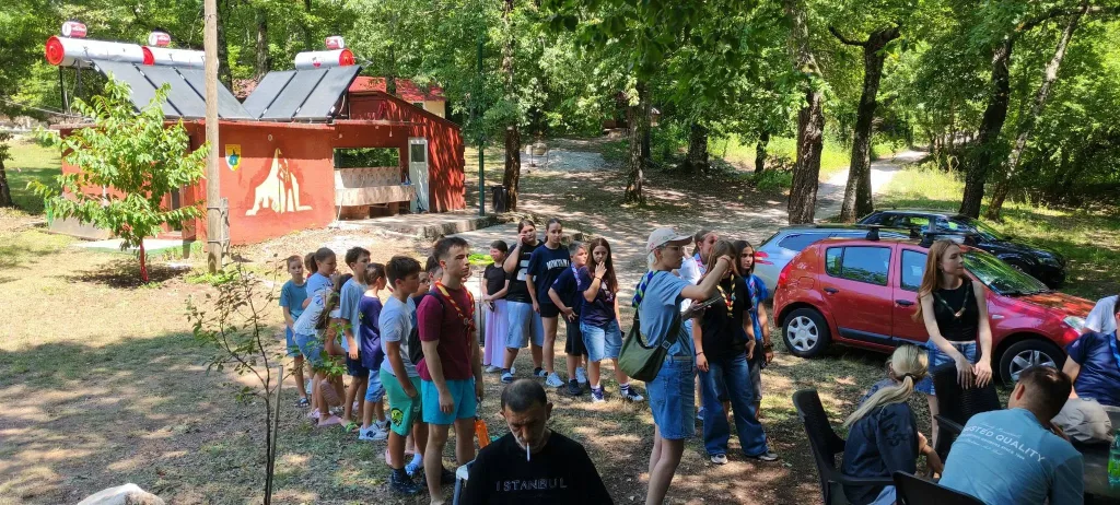 Mladi izviđači iz Travnika učestvuju na seminaru u prirodi (FOTO)