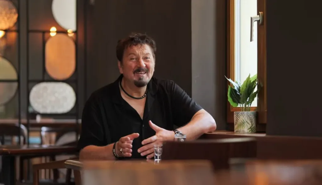 Zoran Frljić ZoF predstavio pjesmu ”Travnička”, posvećenu rodnom gradu (VIDEO)