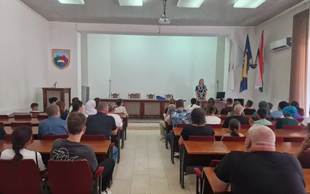 Veće stipendije za stipendiste Fondacije Hastor: u Travniku i Novom Travniku potpisani ugovori za školsku 2026/2027. godinu