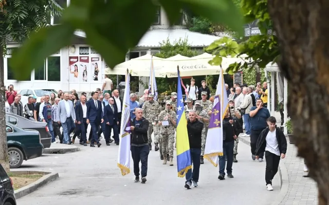Jajce obilježilo 31. godišnjicu oslobođenja: Defile, odavanje počasti i svečana akademija
