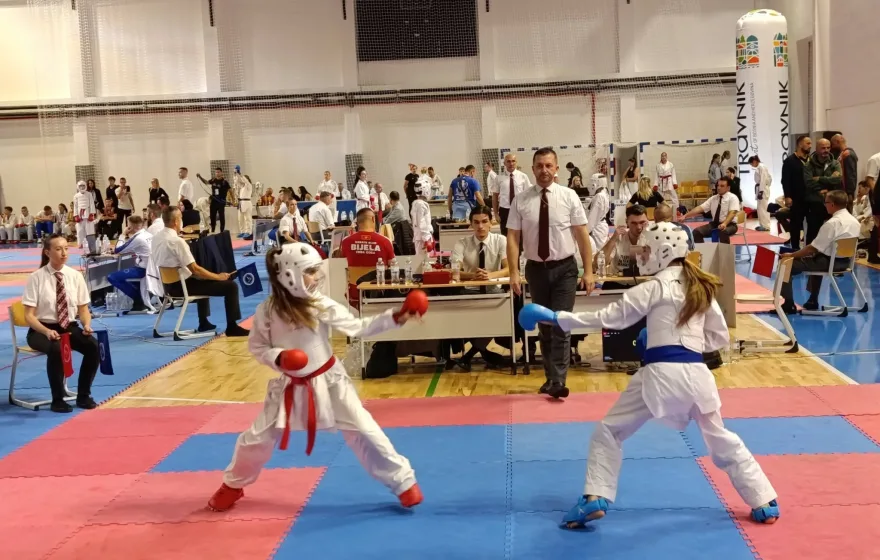 Više od 700 takmičara na prvom “Travnik international karate cupu”